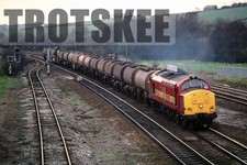 35mm Slide EWS Diesel Loco Class 37 37895 Clay Cross 1998 Original