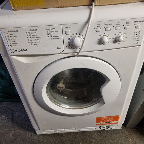 Indesit washing machine 7kg - washing,