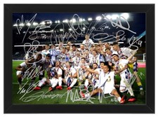 MULTI SIGNED PHOTO PRINT