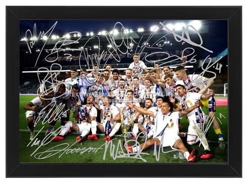 Multi signed photo - signed,