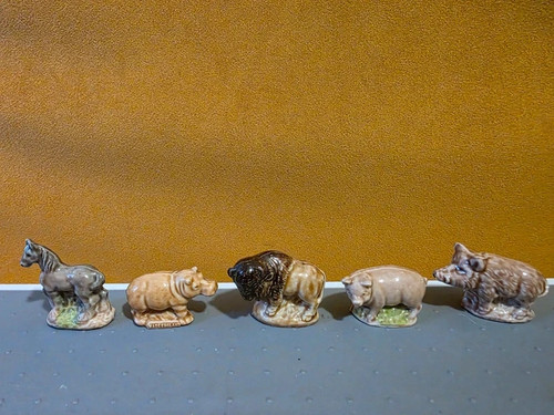 Set figures uk - of,