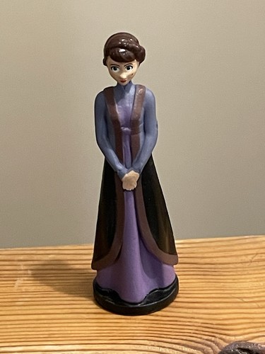 Disney queen iduna from - queen, frozen