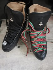 Black Riedell 336 - US6 (fits like UK4/4.5) Medium width.  Boot only + used