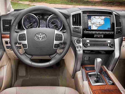 Toyota land cruiser 200 v8 - land,