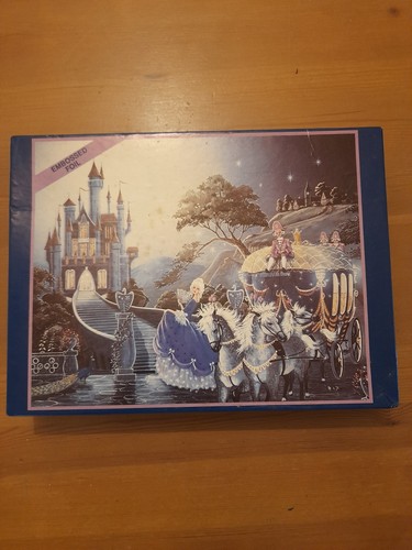 700 piece embossed - piece, foil