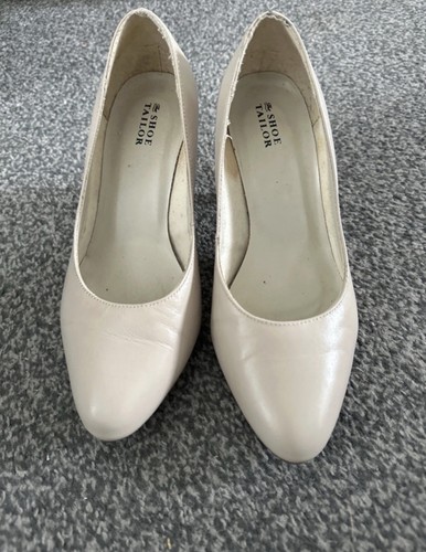 The shoe tailor beige slip - shoe,