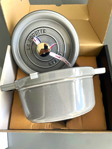 Staub round cocotte 20cm - staub, 2.2l