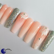 Press on nails..hand