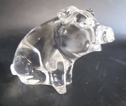 Small glass seated pig - small,