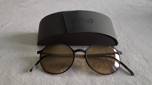 Silhouette bronze frame