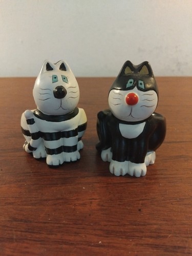 Novelty cat egg cups - novelty,