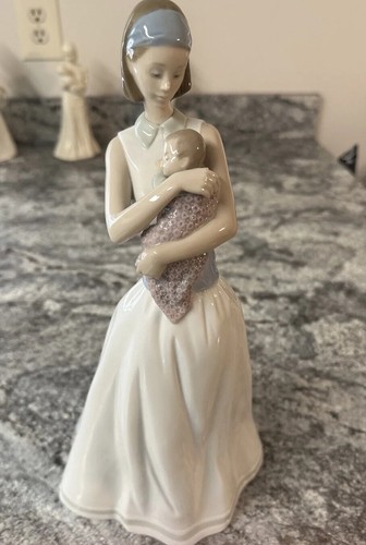 New lladro nao the - new,