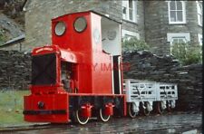 PHOTO  BLAENAU FFESTINIOG SLATE QUARRY HUNSLETT LOCO ON PLINTH OUTSIDE B FFESTIN