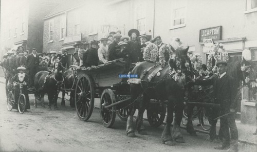Hull memory lane horse - memory, lane:
