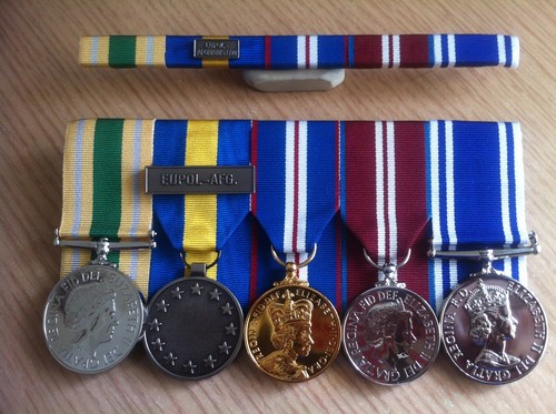 Medal mounting court or - mounting,