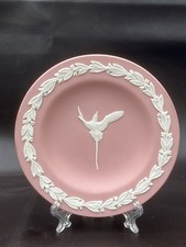 Rare Wedgwood Pink  jasperware  pin dish Bermuda Longtail Bird in white relief