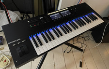 Native Instruments Komplete Kontrol S49 Mk2 – MIDI Keyboard Controller