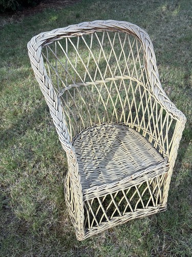 Child vintage wicker woven - child’s,