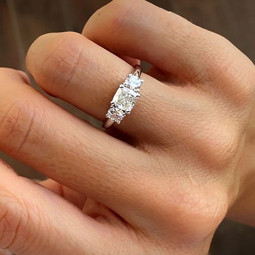 950 platinum cushion cut - 950,