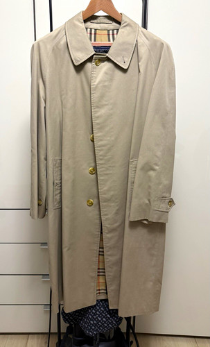 Burberrys trench coat size - , 48