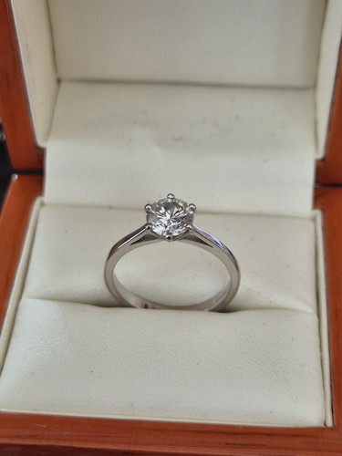 Carat solitaire gold - carat,