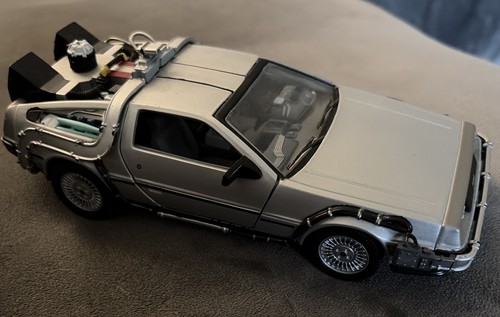 Back the future - ii, delorean