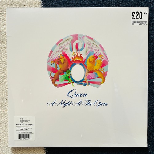 Queen night the opera - queen, at