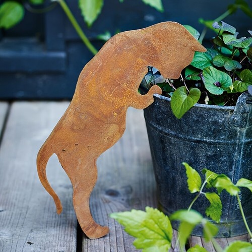 Rustic rusty metal cat garden - rusty,