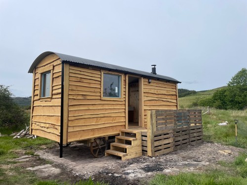Goldies cabins shepherds hut - goldies,