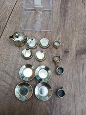 (Vintage Sindy ?) 12 piece gold plastic plates, saucers, cups dolls 