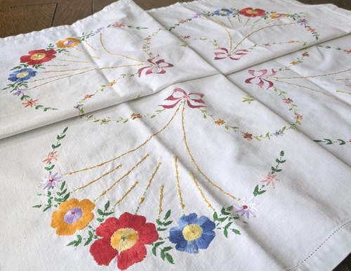Beautiful vintage hand - beautiful,