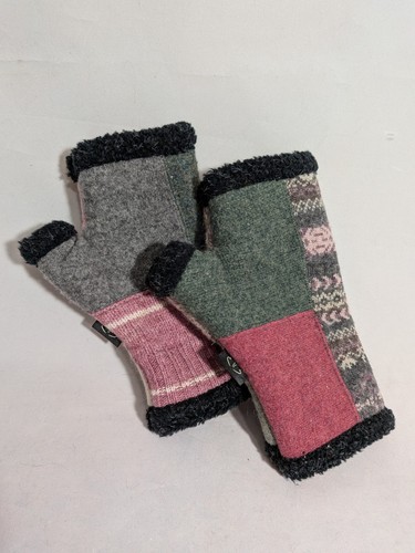 Baabaazuzu fingerless mittens - baabaazuzu,