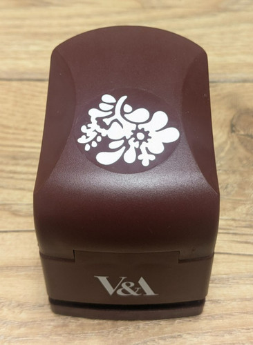 Paper punch flower - v&a, 2