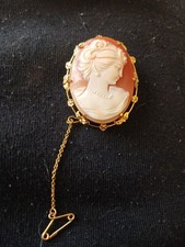 Vintage Brooch Victorian Lady Portrait Gold Tone Ornate Surround 4cm J43 P326
