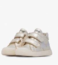 New in Box NATURINO SINGERY