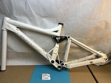 Ironhorse Sunday Medium 2009 26" 150x12 83mm BB New Bearings Sku3346