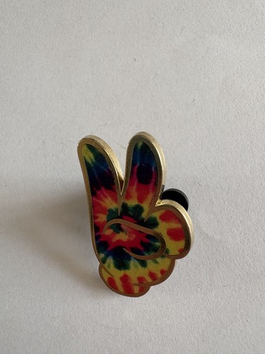 Disney pin badge - disney,