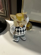 Leonardo figurine depicting a