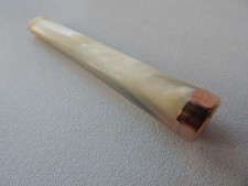 Vintage Art Deco mother-of-pearl cigarette holder with 9K 375 gold plating.