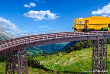 Steel girder bridge curved