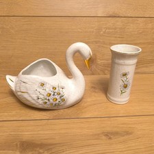 Kernewek Pottery Daisy Set of 2 Decorative Pieces Swan Planter and Vase