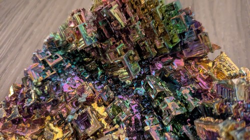Large bismuth centre piece - bismuth,
