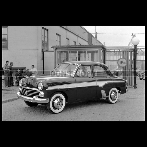 Photo 022172 vauxhall - vauxhall, crest