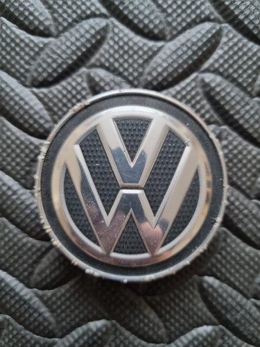 Volkswagen polo wheel centre - volkswagen,