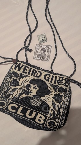 Weird girls club - girls,