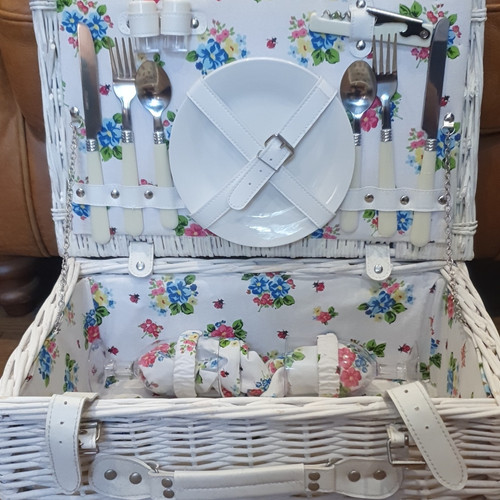 White wicker picnic basket - picnic,