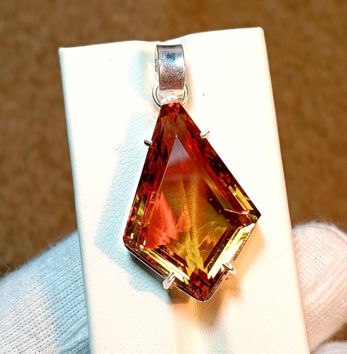 Color changing zultanite - 45, ct