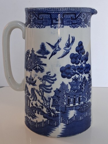 Vintage blue willow pattern - vintage,