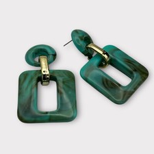 Bold Resin Geometric Statement