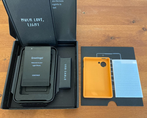 Lightphone mobile phone - 3,